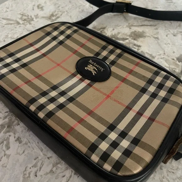 VINTAGE Nova Check Burberry Camera Bag - Picture 2 of 16